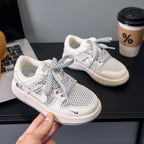 Tênis Infantil Moderno Cadarcinho