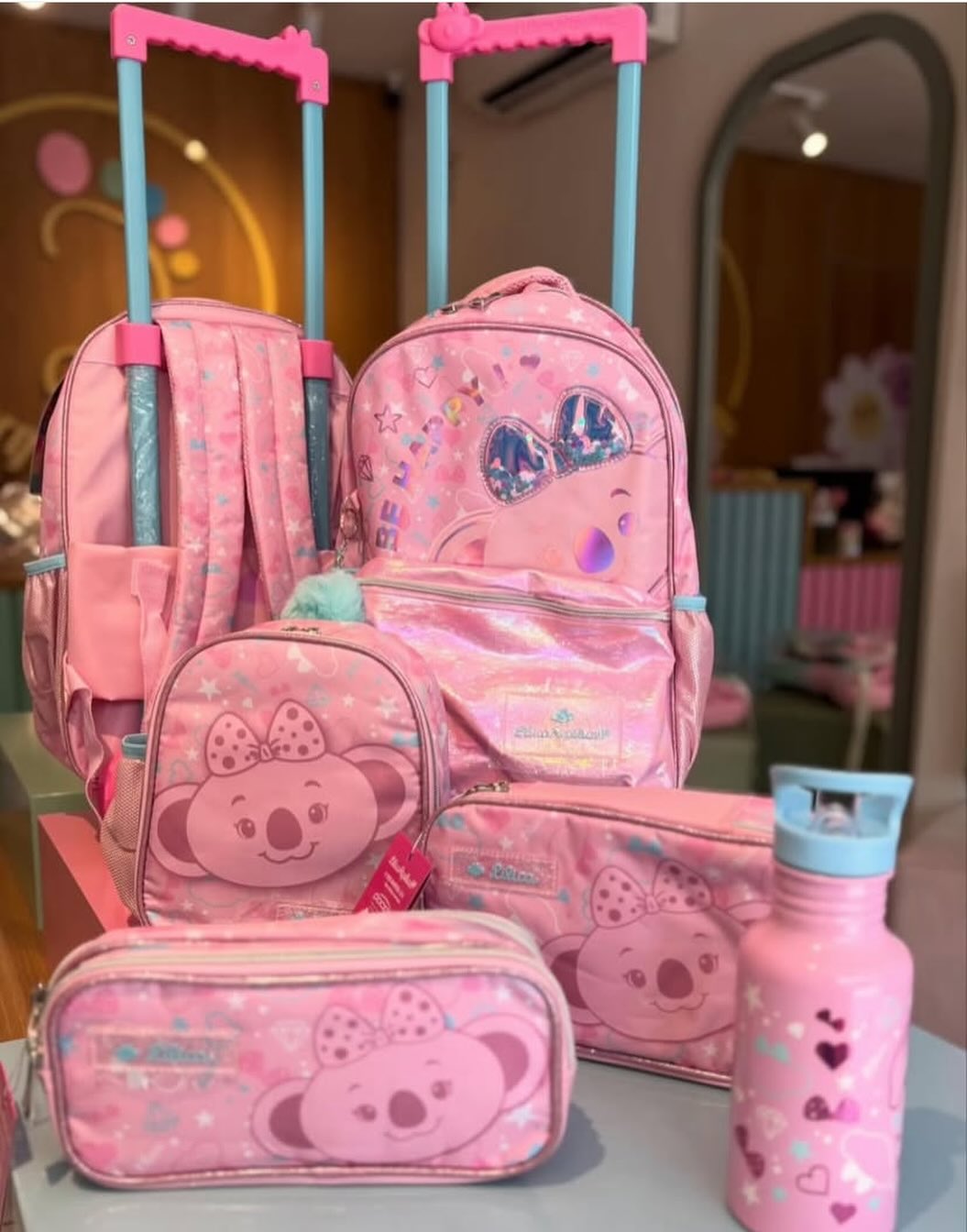 Kit escolar (mochila, lancheira, estojo e garrafinha) 005